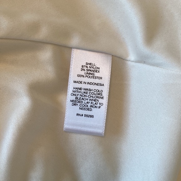 Express fit and flare off white lace dress - Picture 7 of 11